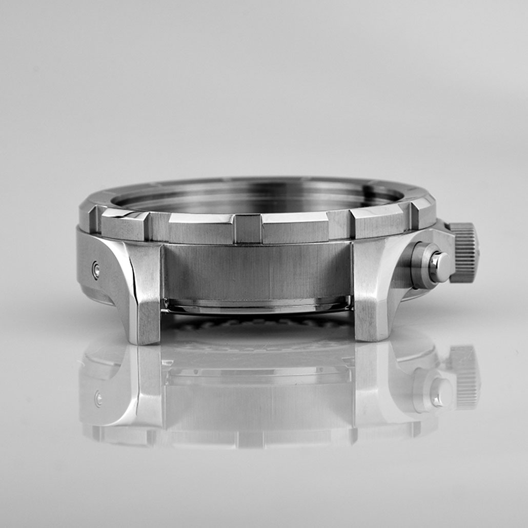WC032 Large Stainless-steel Watch Case With Rotating Bezel