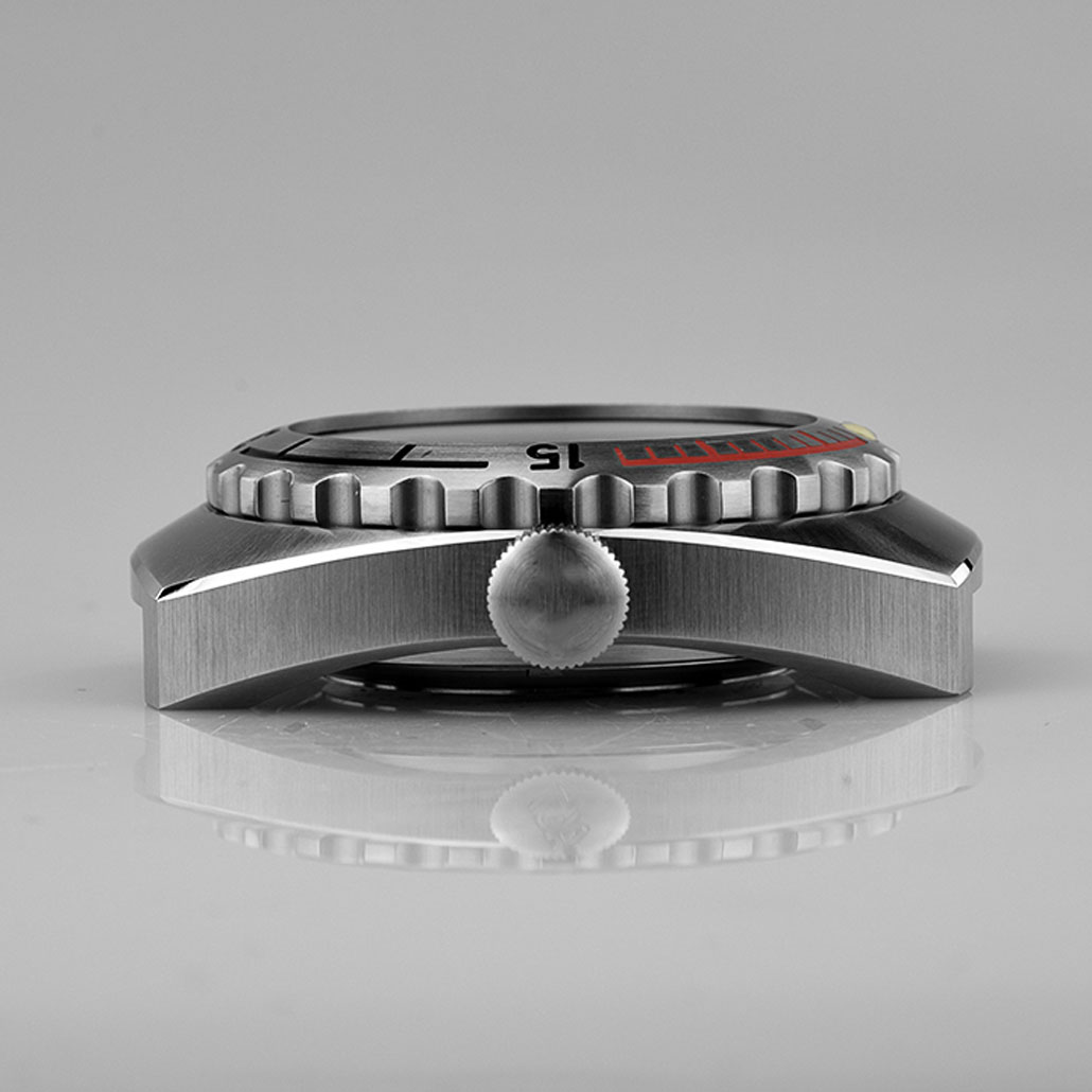 WC030 Bold Modern Metal Watch Case