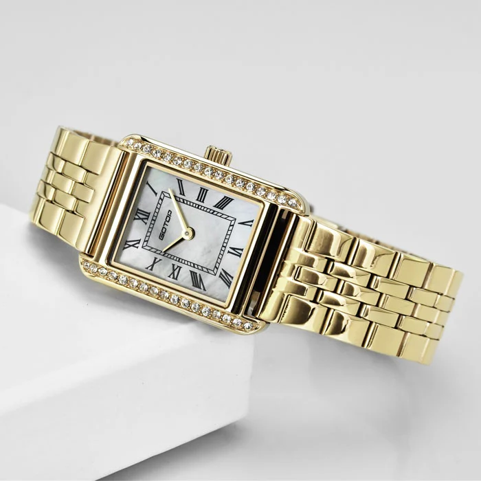 Square Retro Women's Watch Timelessly Elegant Luxuriously Crafted with a Vintage Charm